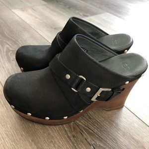 SUEDE STUDDED BUCKLE WEDGE CLOGS - NATALEE